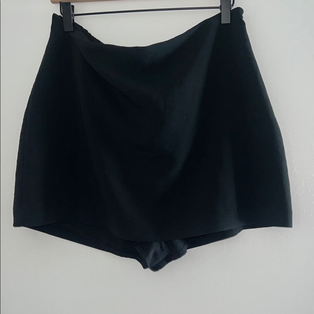 Abercrombie & Fitch black mini skirt